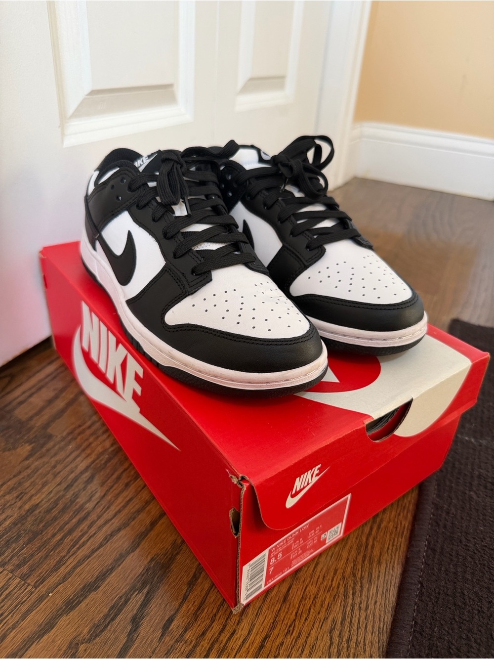 Nike Black and White Low-Top Sneakers “Pandas”